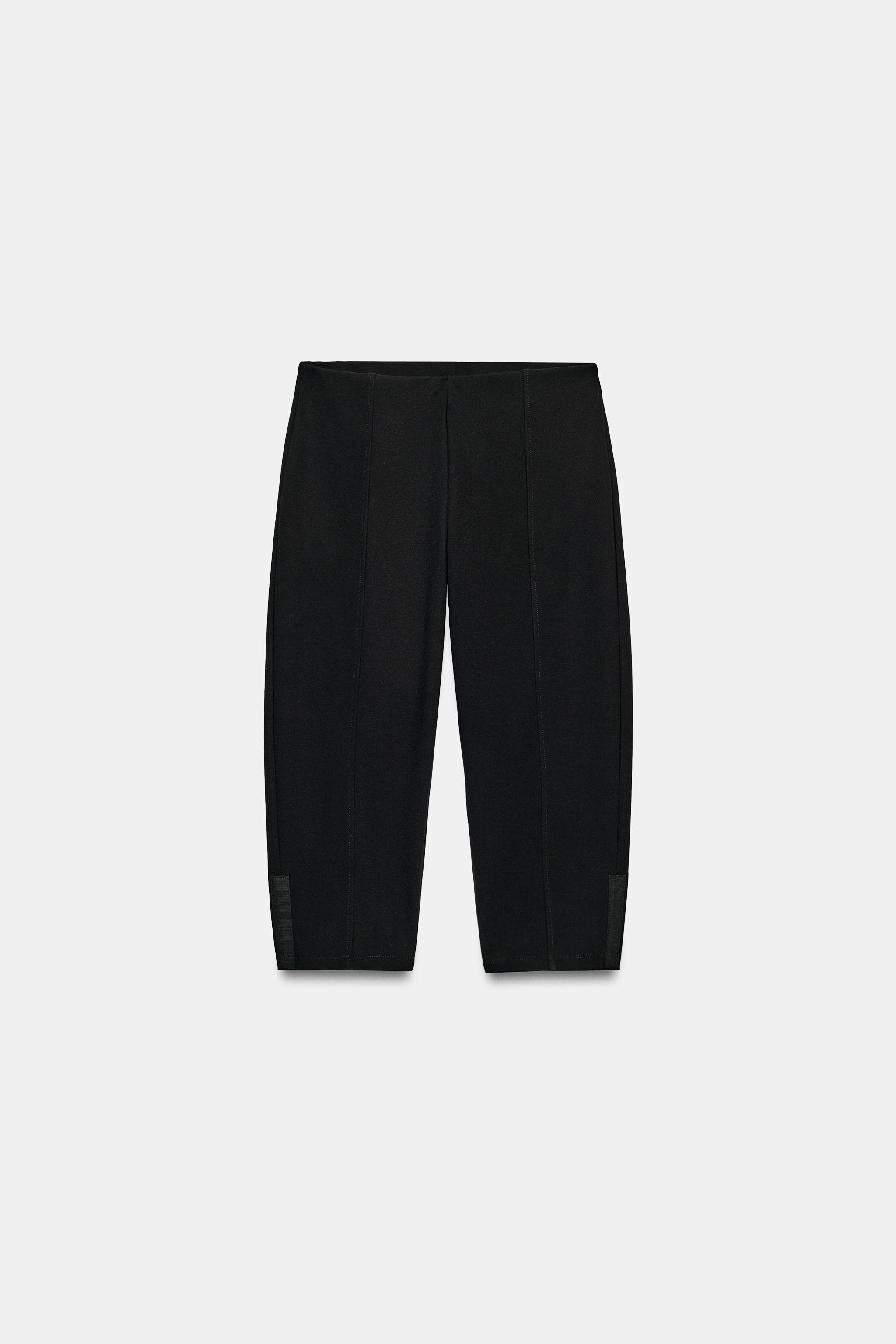 INTERLOCK CAPRI LEGGINGS — Black