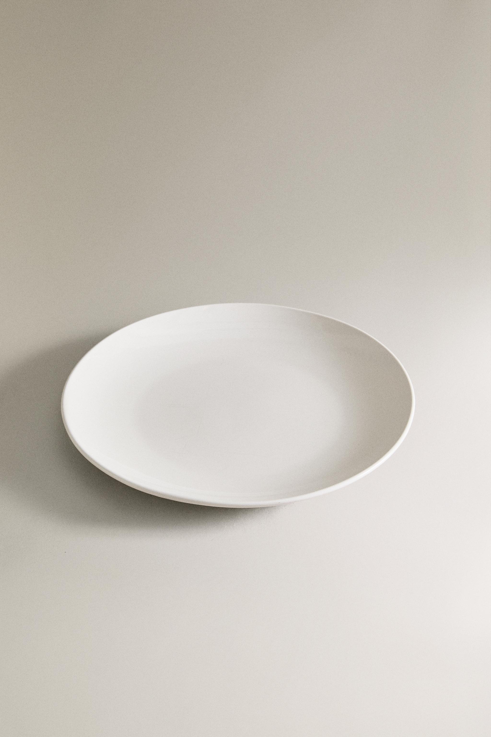 STONEWARE DINNER PLATE — White