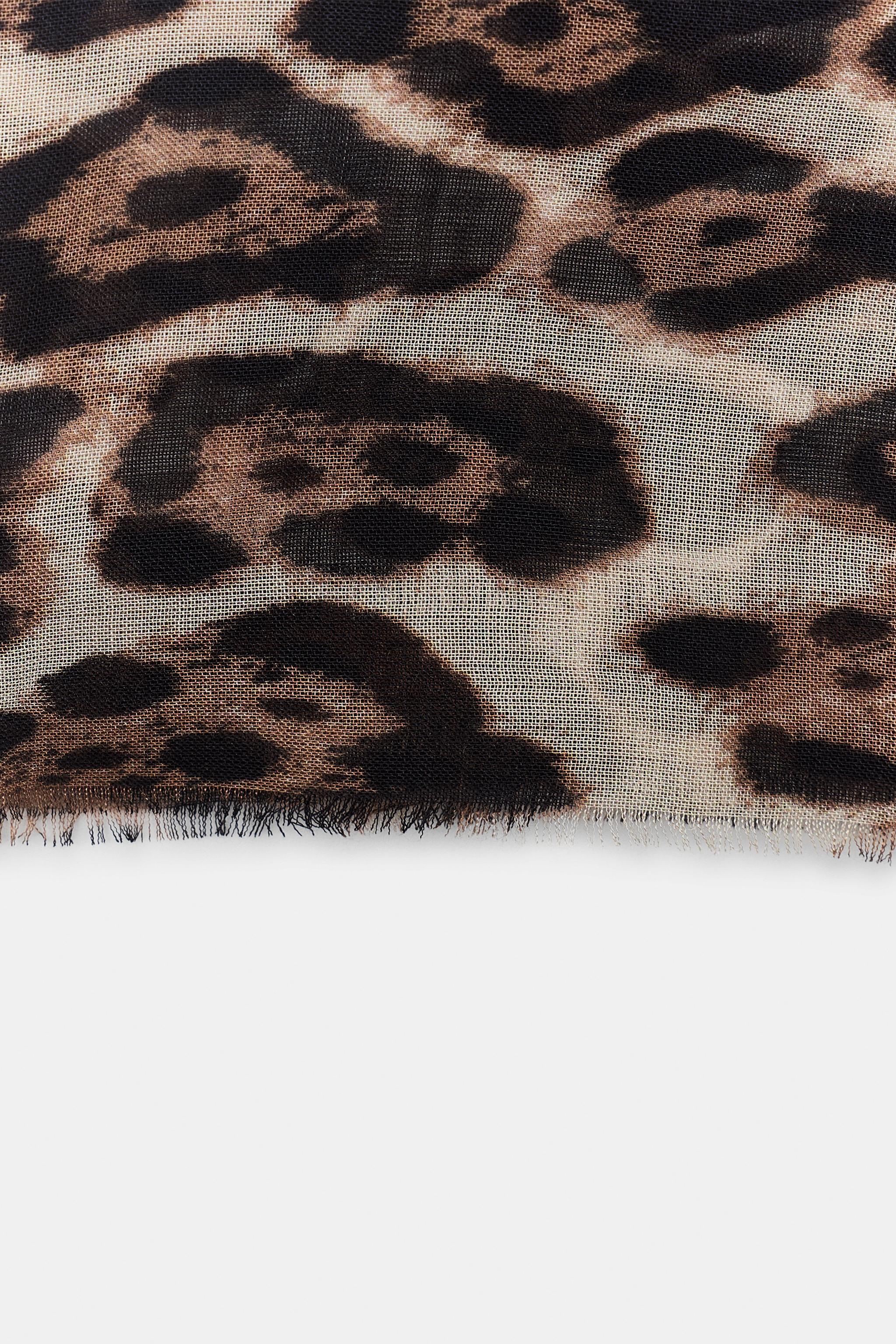 FOULARD EN MODAL ET SOIE À IMPRIMÉ ANIMAL