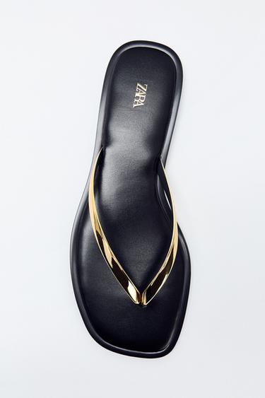 SANDALS WITH METAL DETAIL - Black by Zara