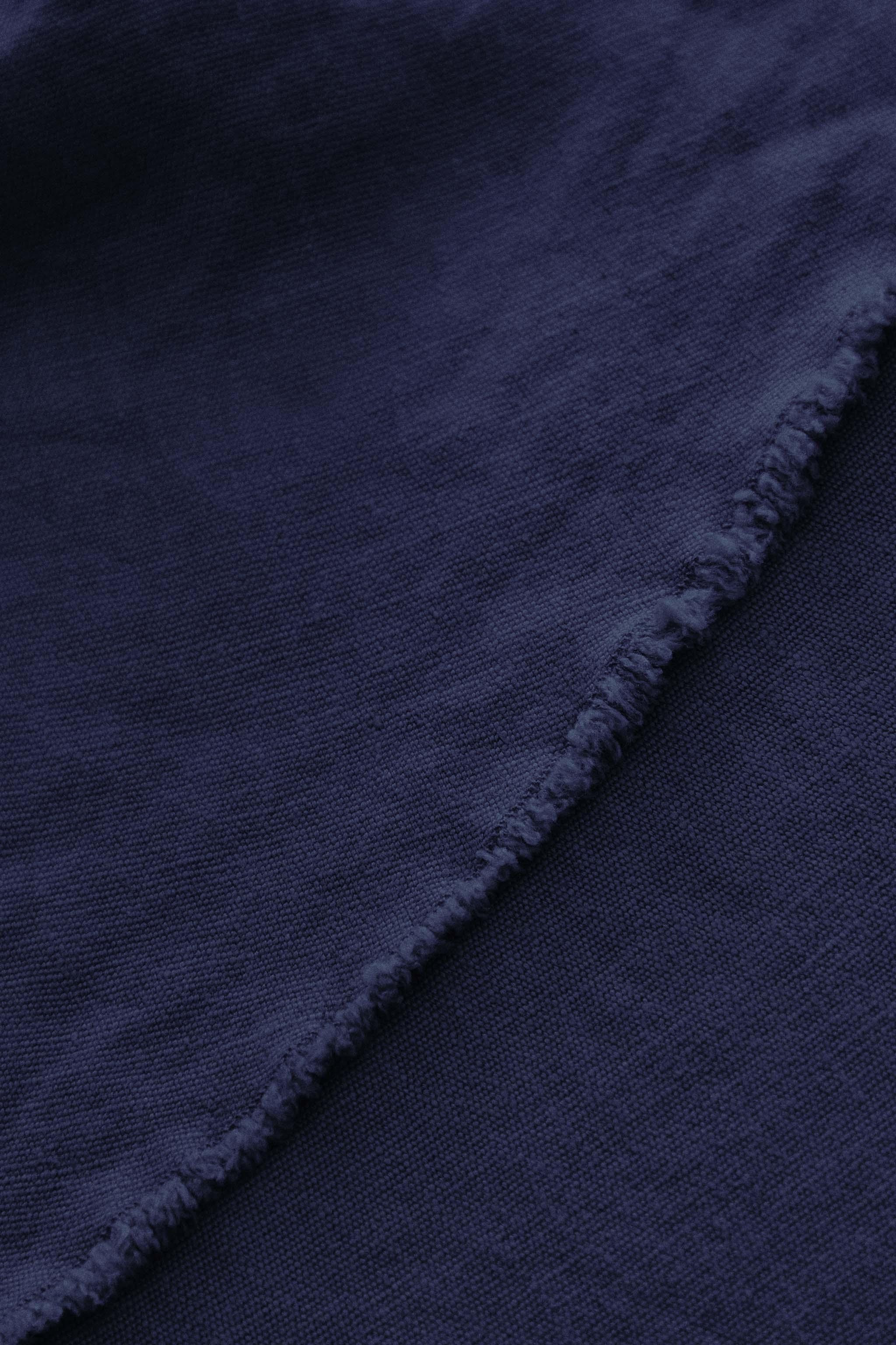TABLECLOTH 01