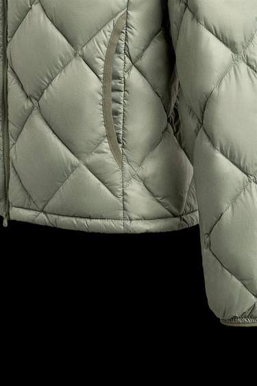 HOODED 100% FEATHER DOWN PUFFER JACKET - Light green by Zara
