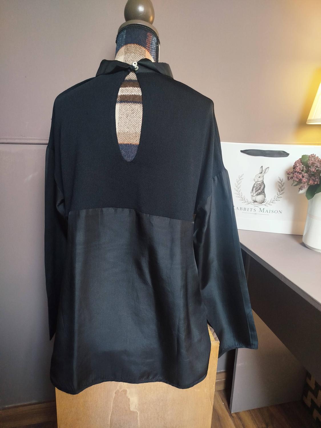 BLUSA MANGA LARGA NEGRA - Image 2