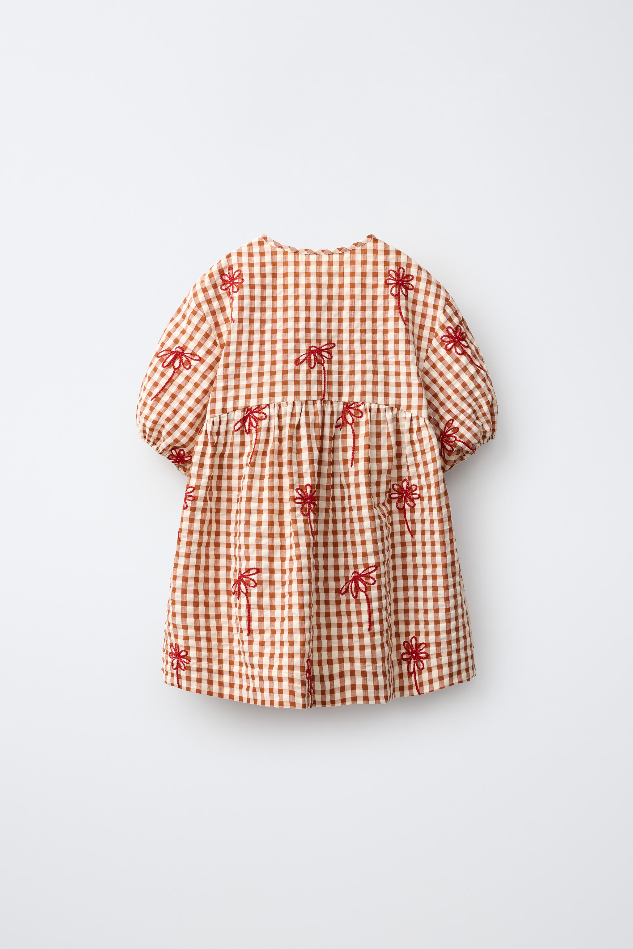 ROBE À CARREAUX ET FLEURS BRODÉES