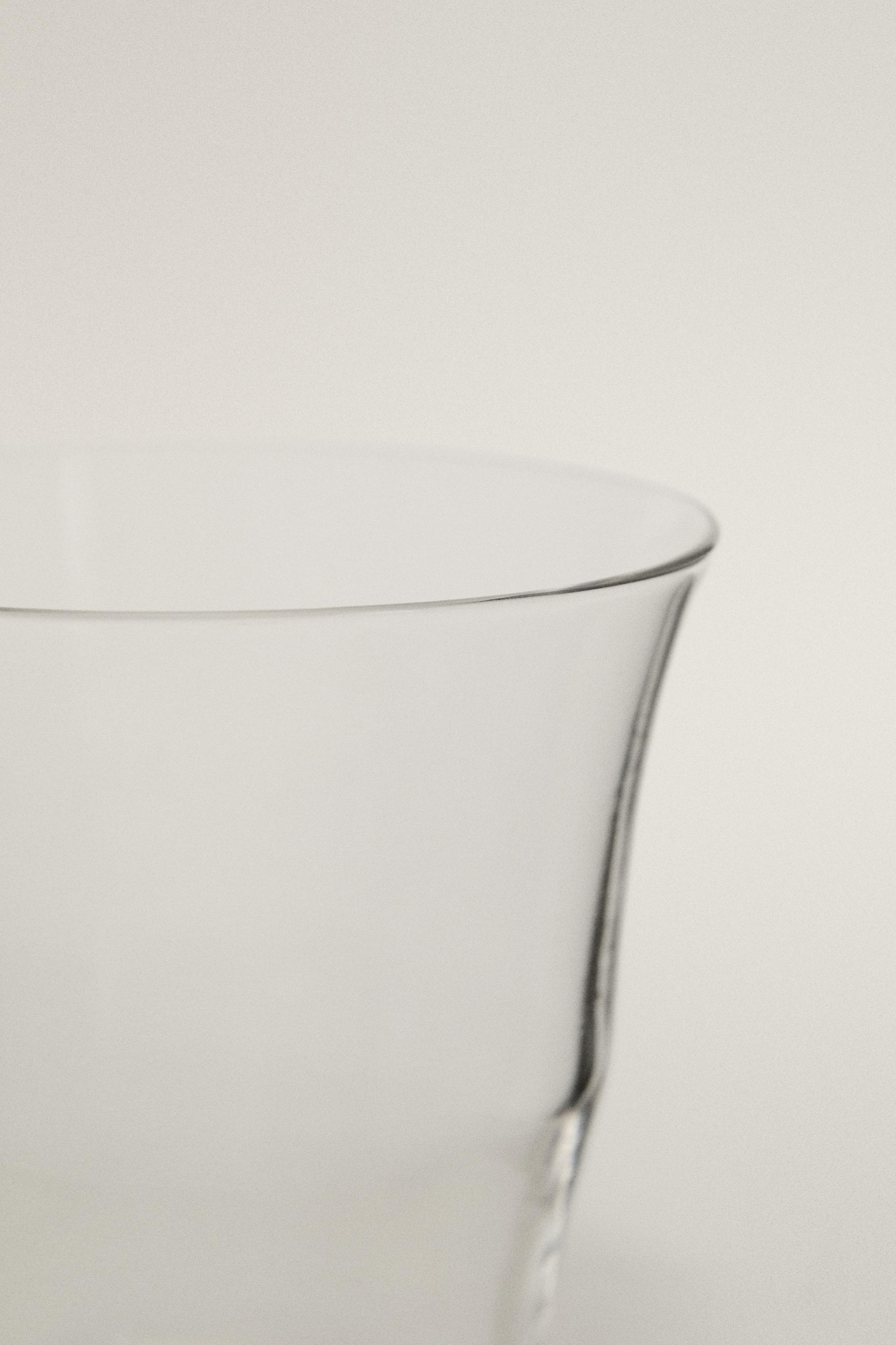 SMALL GLASS TUMBLER