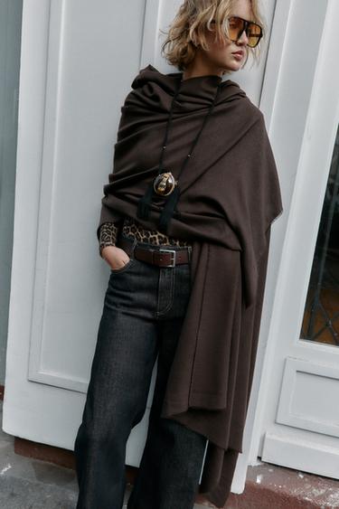 PLAIN FRINGED SCARF - Brown by Zara