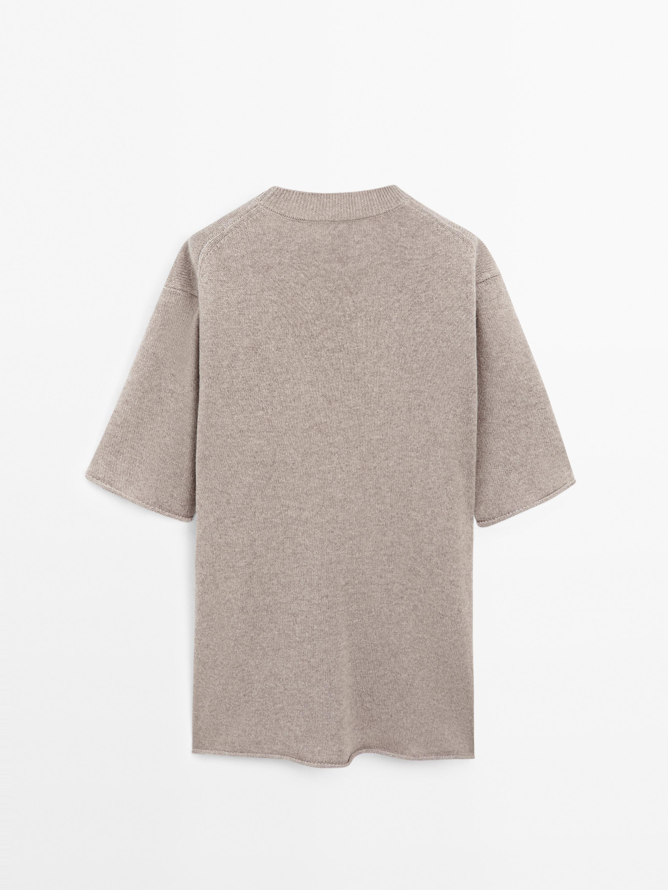 Oversize knit sweater with short sleeves