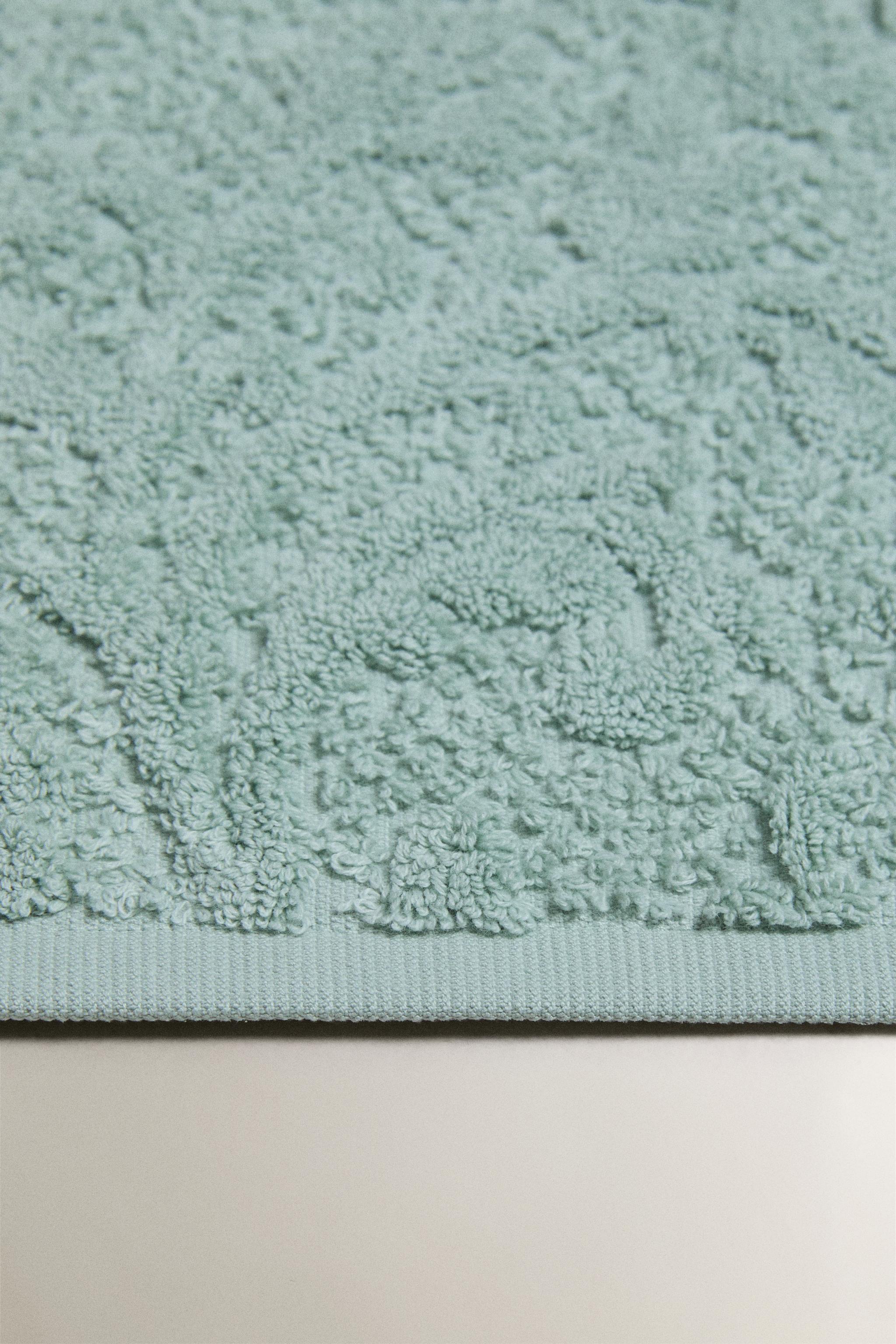 FLORAL JACQUARD BATH MAT — Sea green