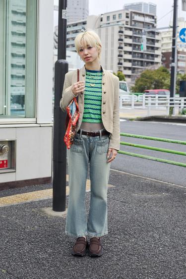 TRF ローライズポケットデニムパンツライトブルーZaraのTRF ローライズポケットデニムパンツ - ライトブルー 