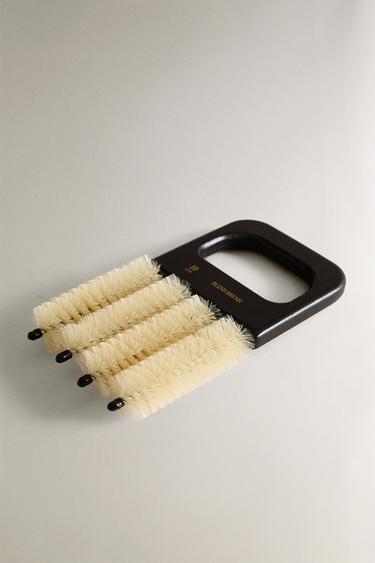 BROSSE BOIS NETTOYAGE STORES - Noir de Zara - Image 1