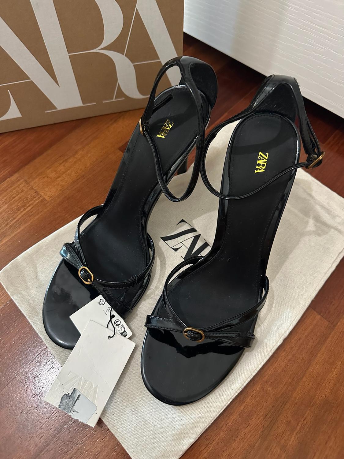 HIGH-HEEL BUCKLE SANDALS - Image 2