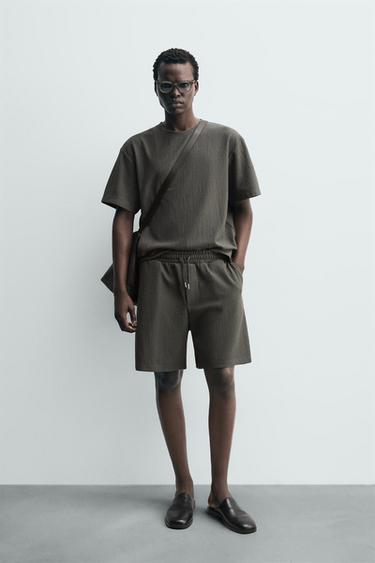 TEXTURED JOGGER BERMUDA SHORTS - Greenish by Zara