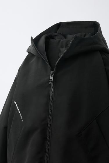 BLOUSON LÉGER DÉPERLANT - Noir de Zara - Image 4