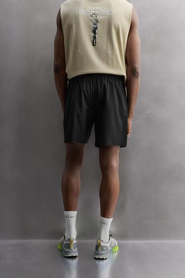 SHORT LÉGER PERFORÉ - Noir de Zara - Image 2