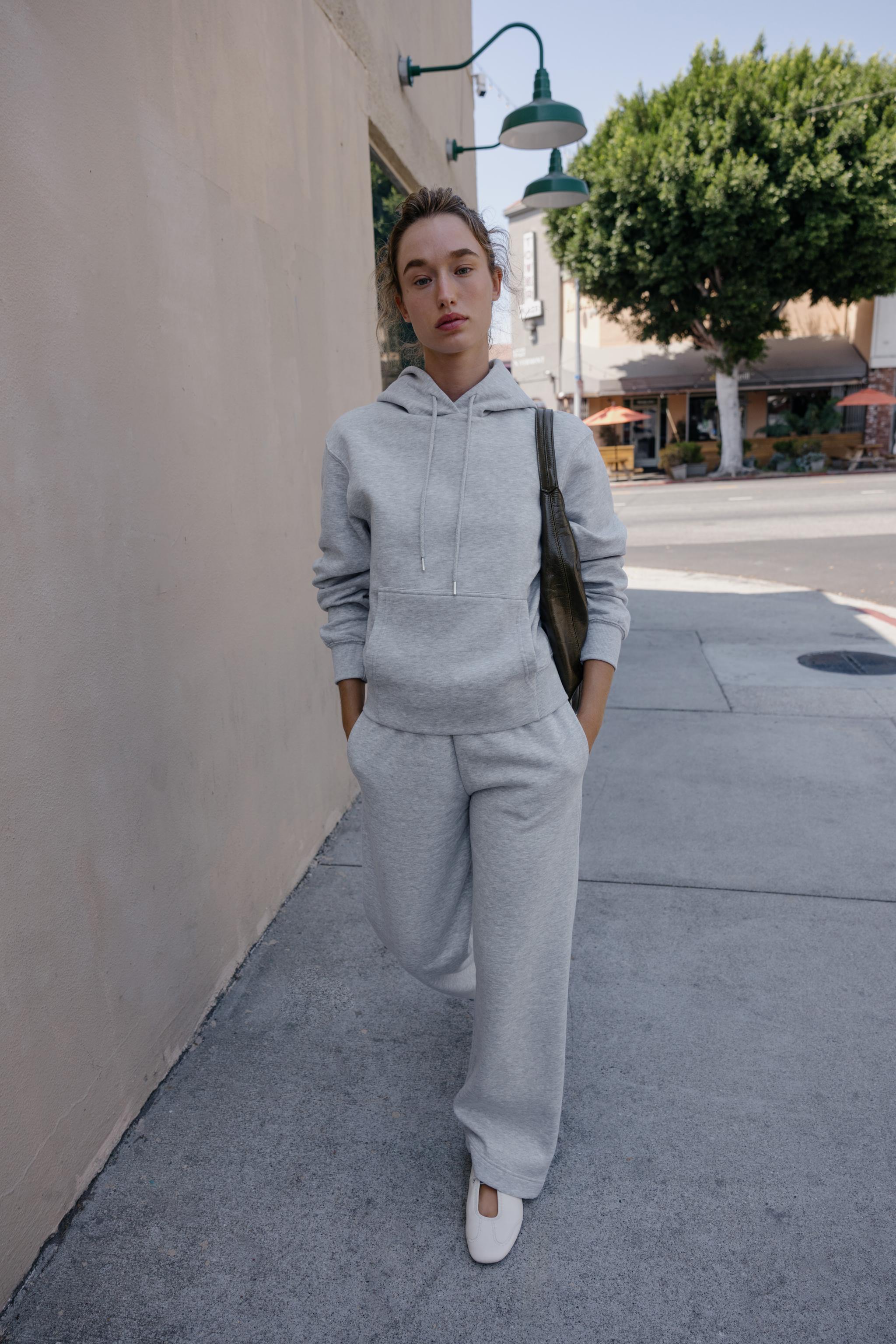 Grey Robe Sweat Femme Zara SWEAT BASIQUE À CAPUCHE Gris