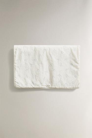 CHILDREN'S FLORAL WIPE HOLDER - Butter by Zara - Image 0