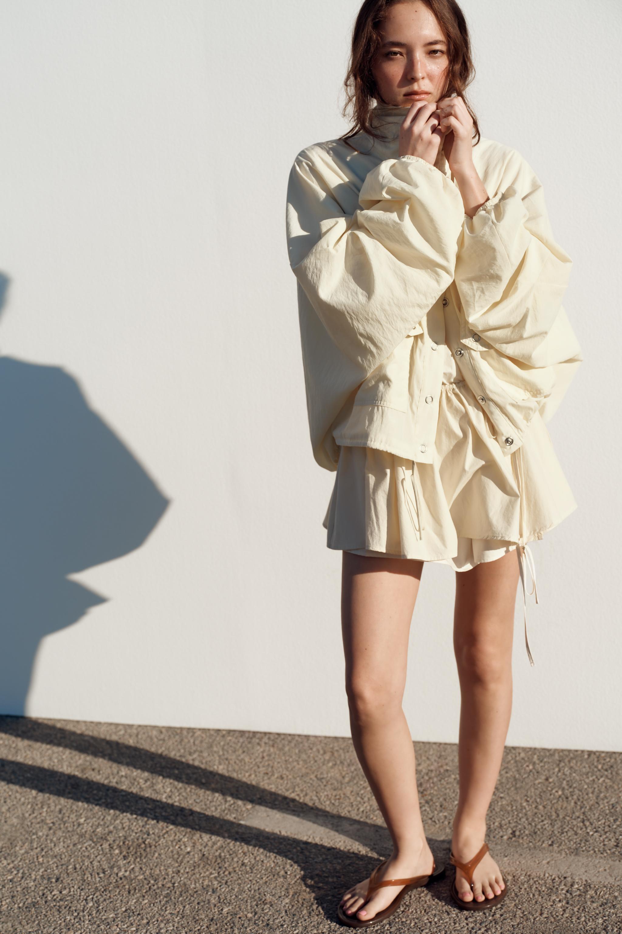 VESTE EN NYLON AVEC POCHES