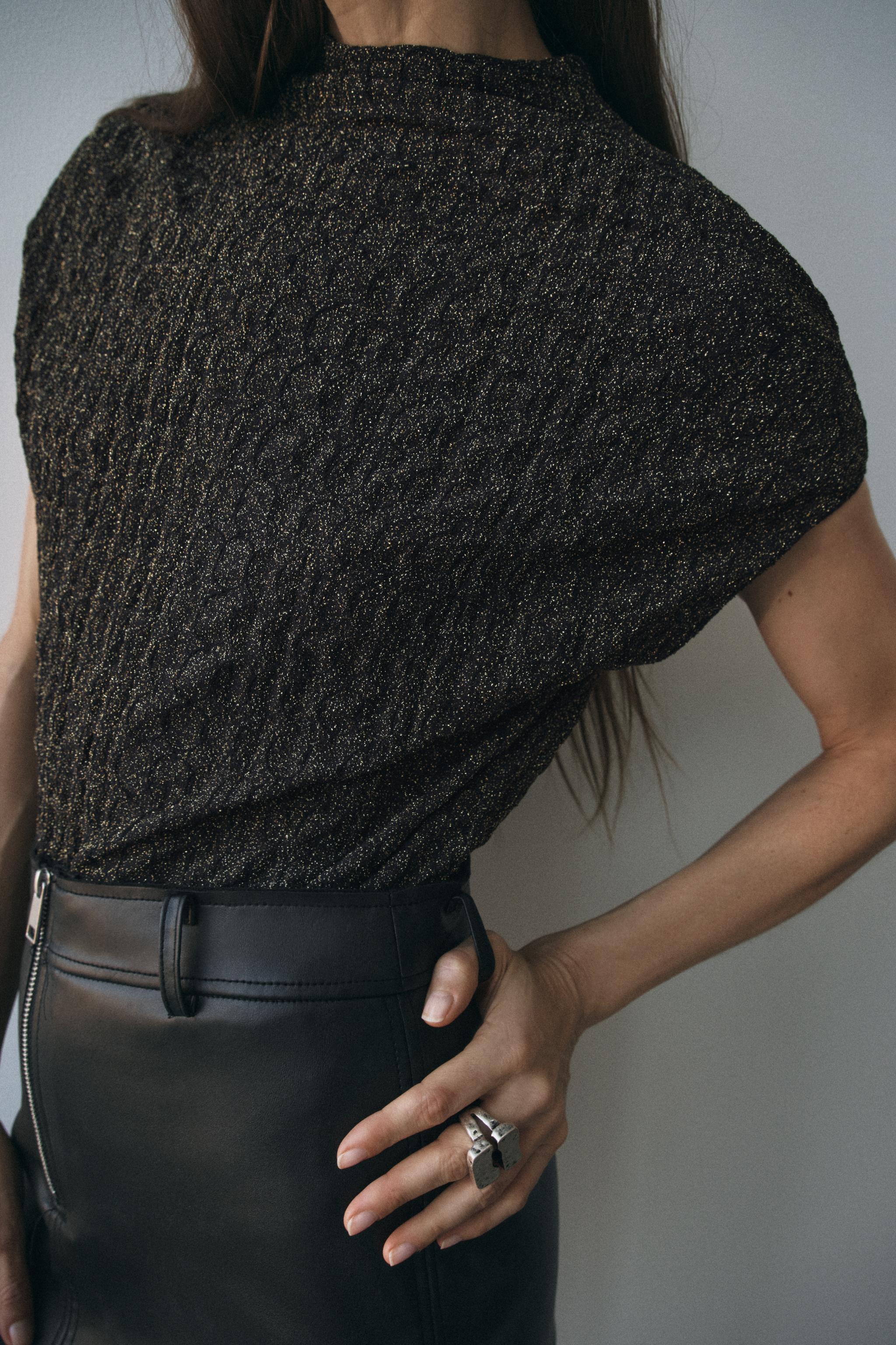 TEXTURED TOP WITH METALLIC THREAD - Black | ZARA United States