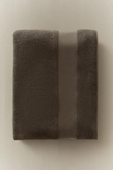 (800 GXM²) SERVIETTE DE BAIN EXTRA DOUCE - Vison foncé de Zara - Image 4