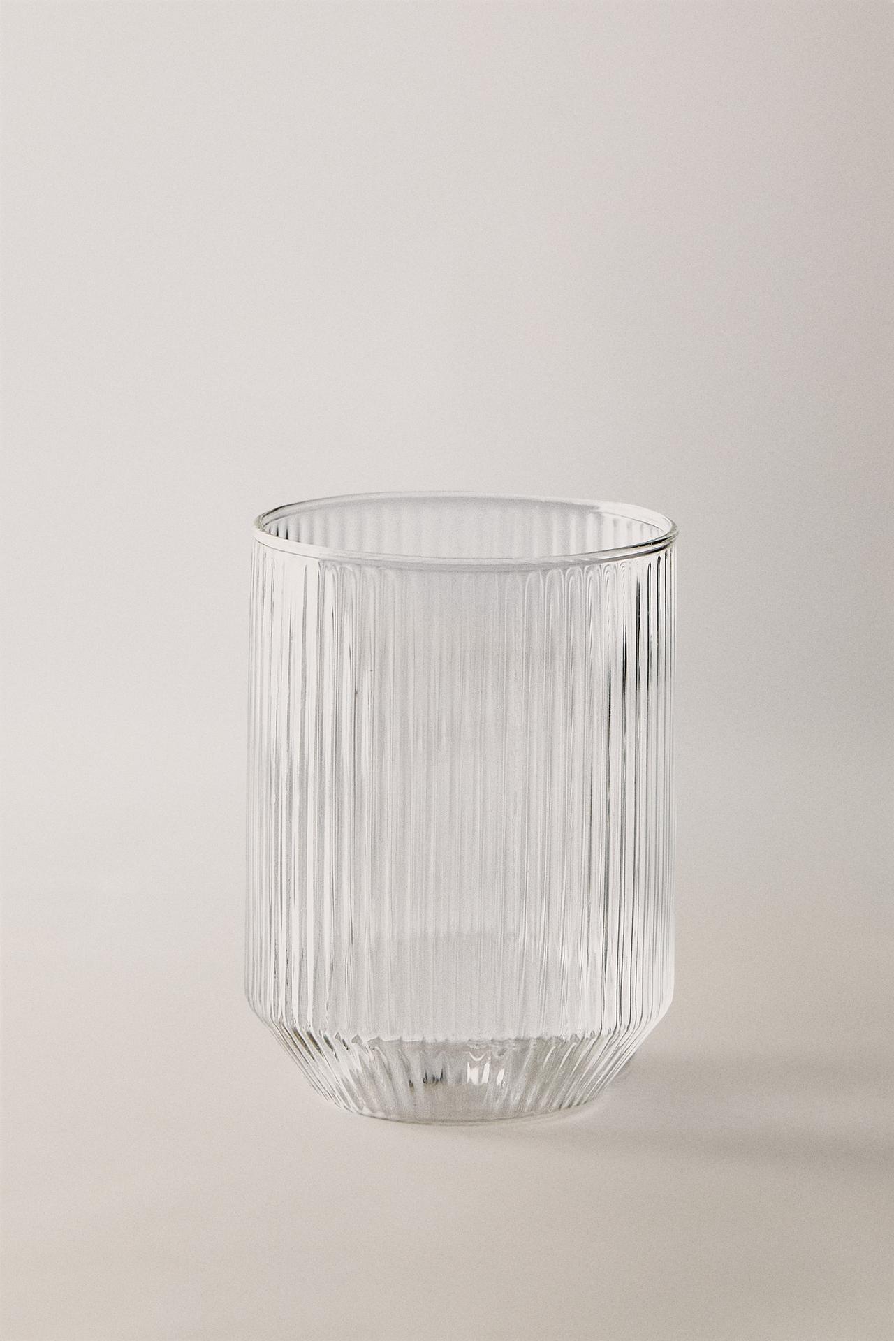 BOROSILICATE GLASS TUMBLER WITH RAISED LINES — Transparent