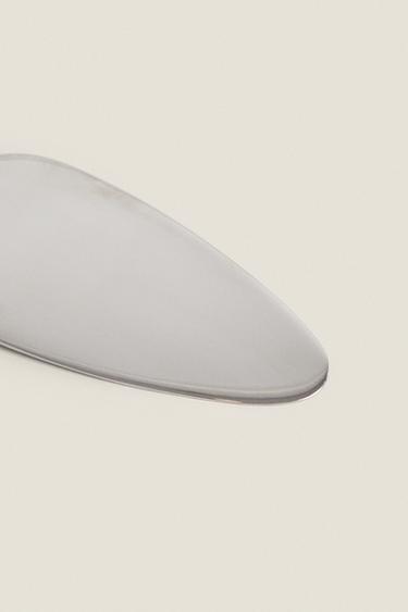 PELLE À TARTE ACIER INOXYDABLE - Crème de Zara - Image 4
