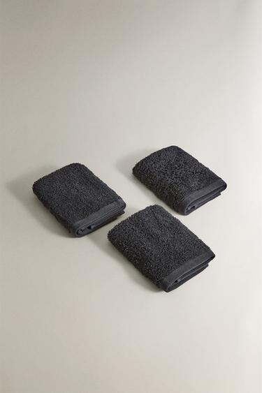 PACK OF HIGH-QUALITY COTTON HAND TOWELS (PACK OF 3) - Black by Zara - Image 1