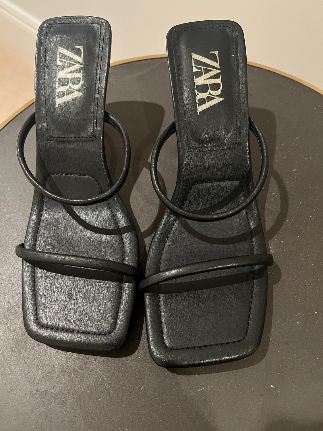 STRAPPY LEATHER HEELED SANDALS - Image 2