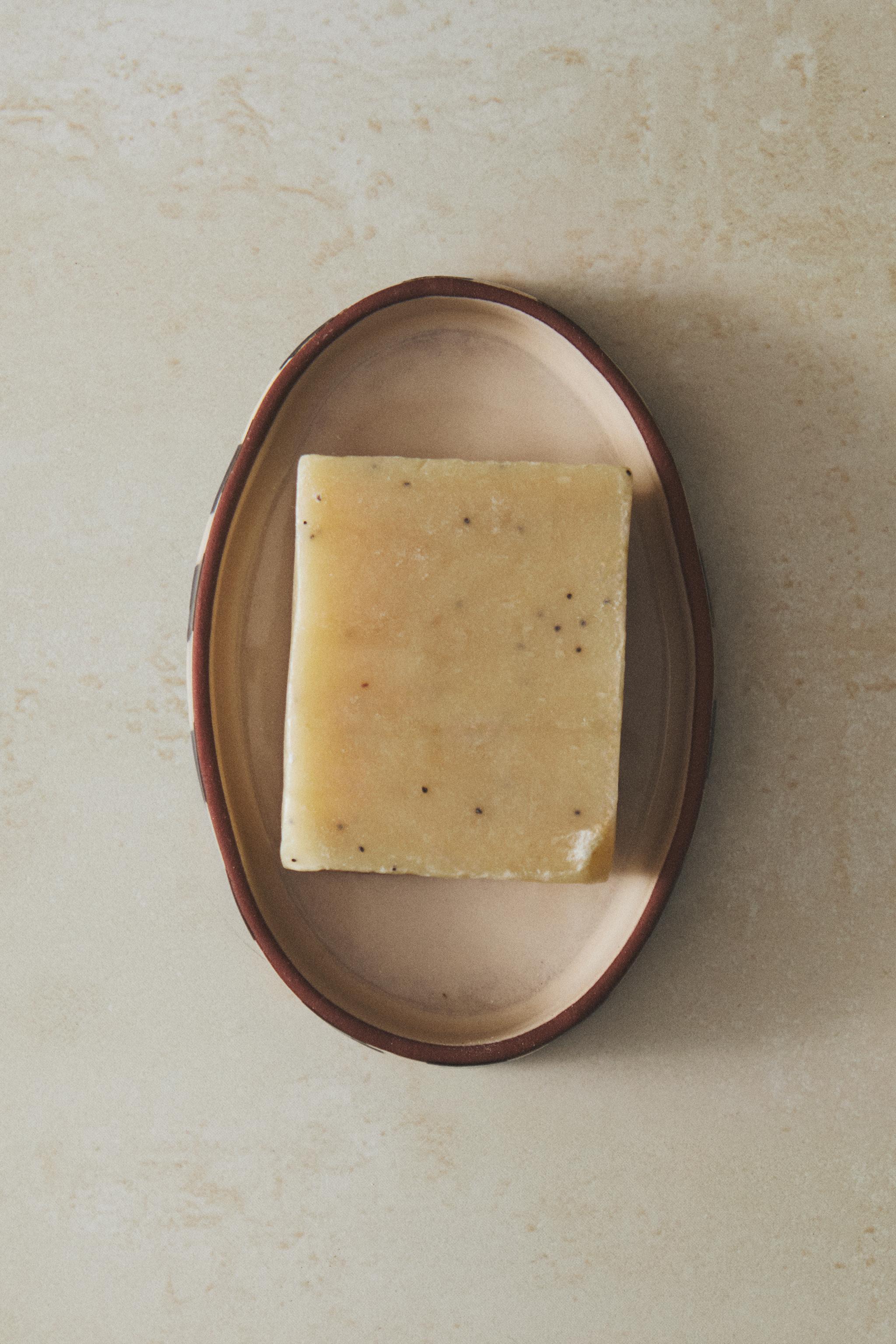 BROWN STRIPED SOAP DISH