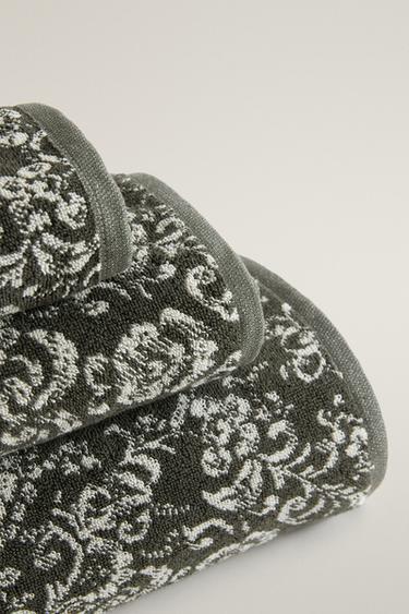FLORAL JACQUARD TERRY BATH TOWEL — Dark green 2