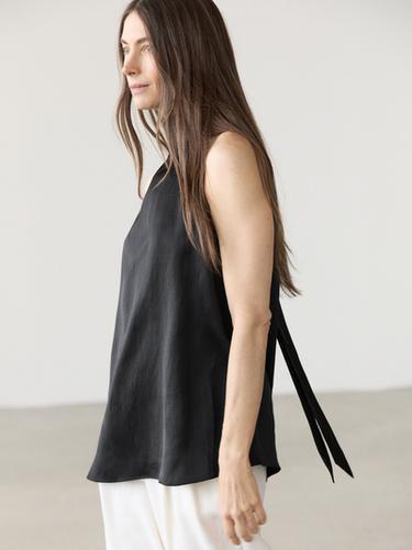 Top halter lazada satinado - Negro de Zara
