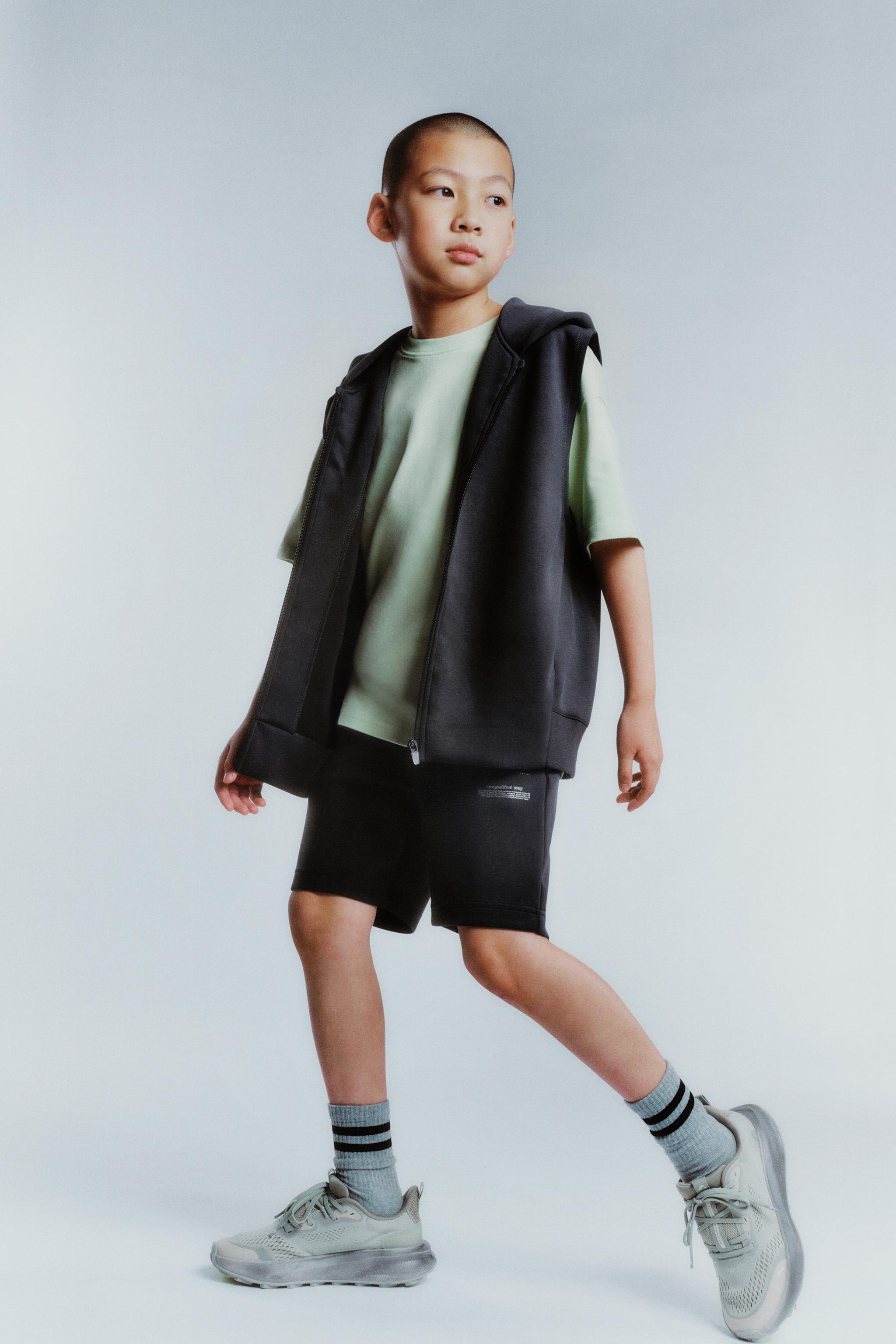 スポーティフード付きベスト - カーボングレー | ZARA Japan / 日本