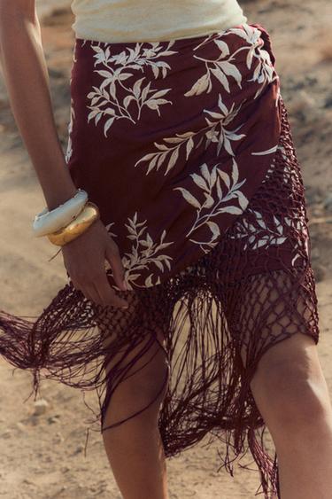 Zara EMBROIDERED FRINGED WRAP SKIRT - Burgundy