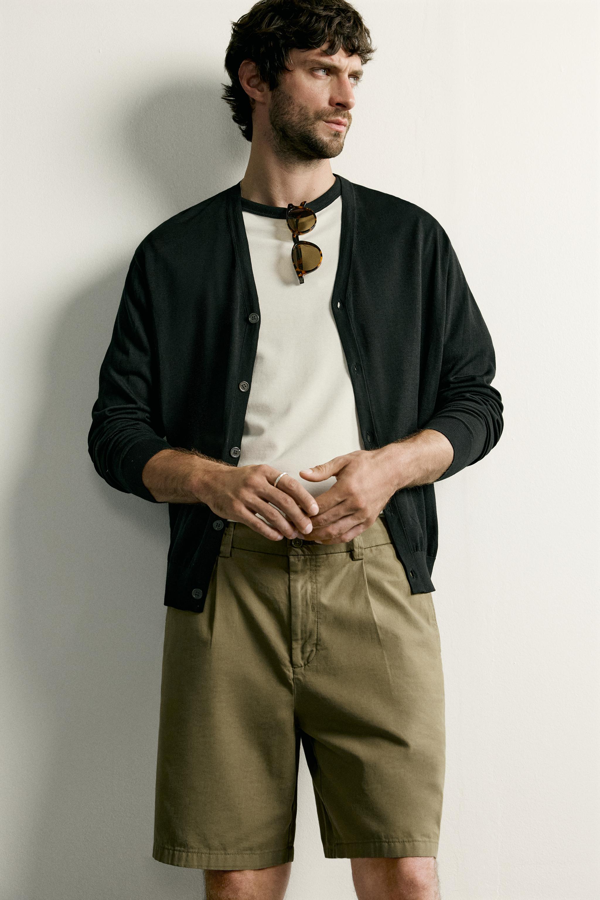 REGULAR FIT PLEATED SHORTS