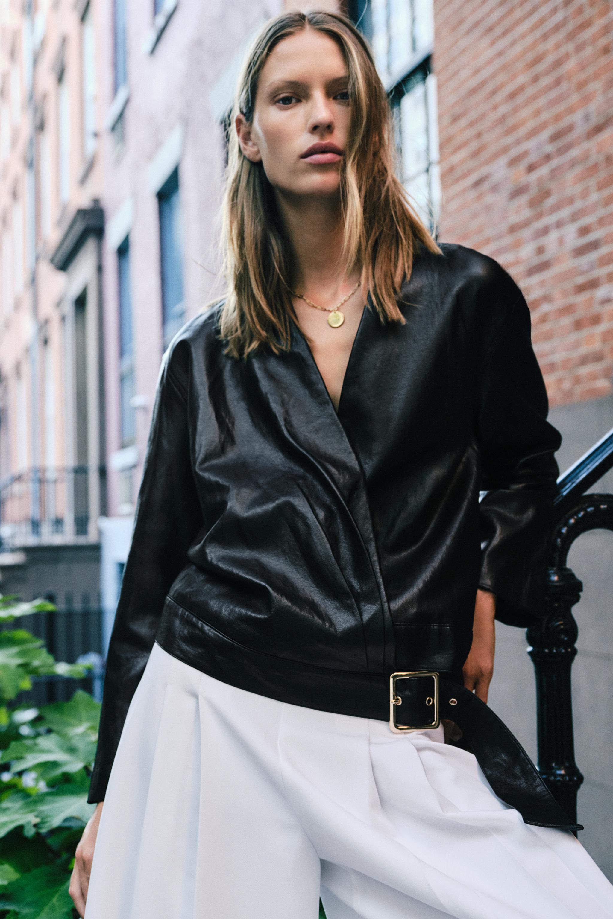 フェイクレザー レザー調ダブルブレストジャケット - ブラック | ZARA