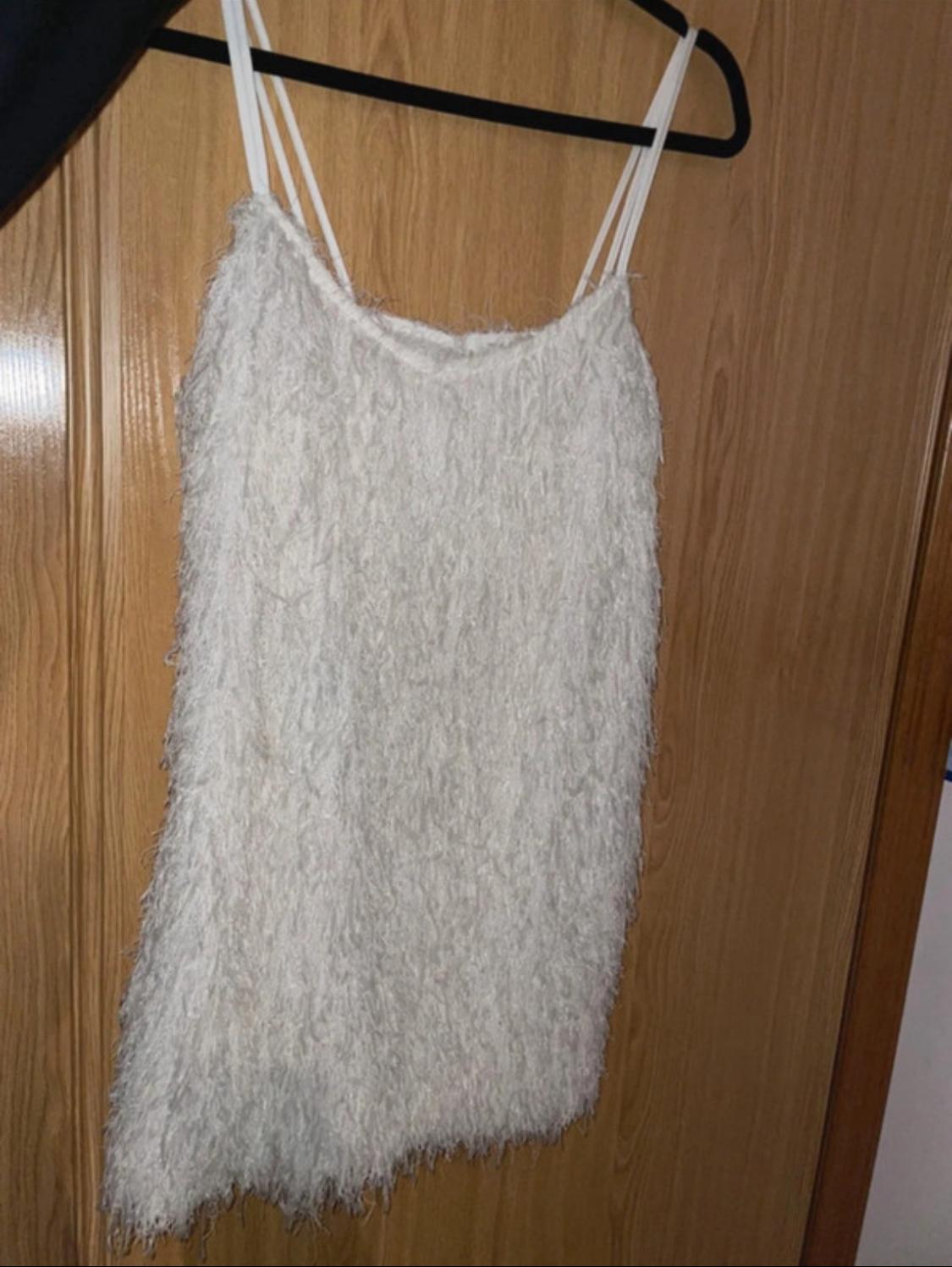 VESTIDO BLANCO CON FLECOS - Image 2