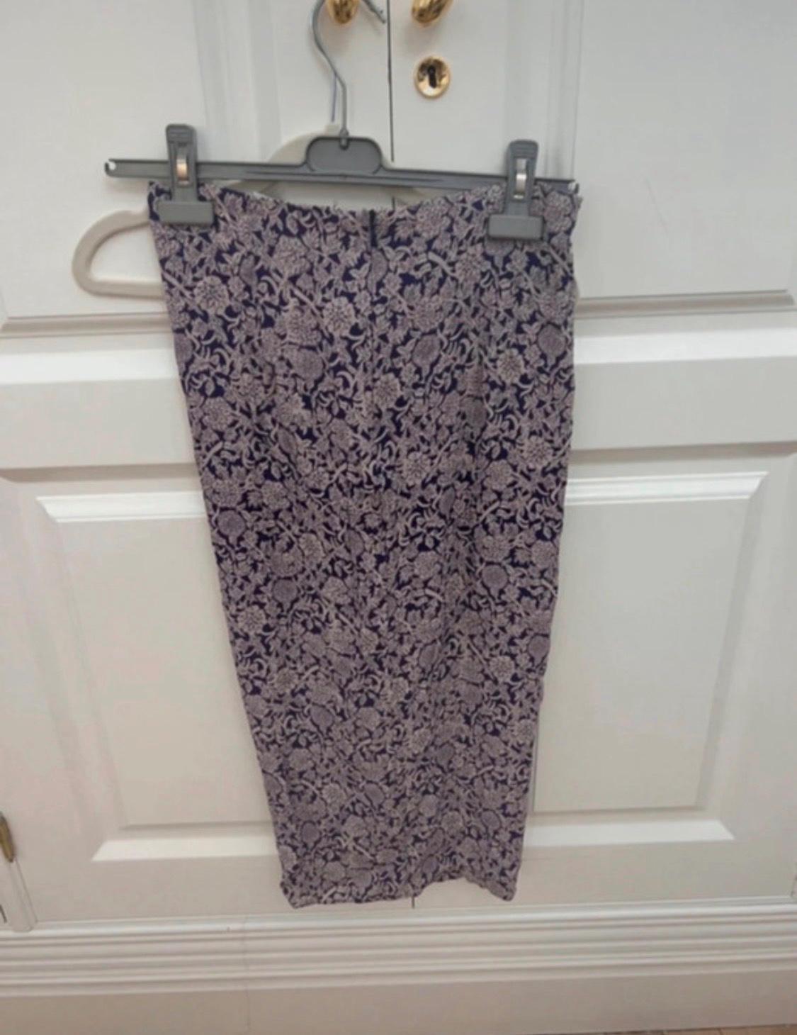 PRINTED SKIRT WITH KNOT - Image 2