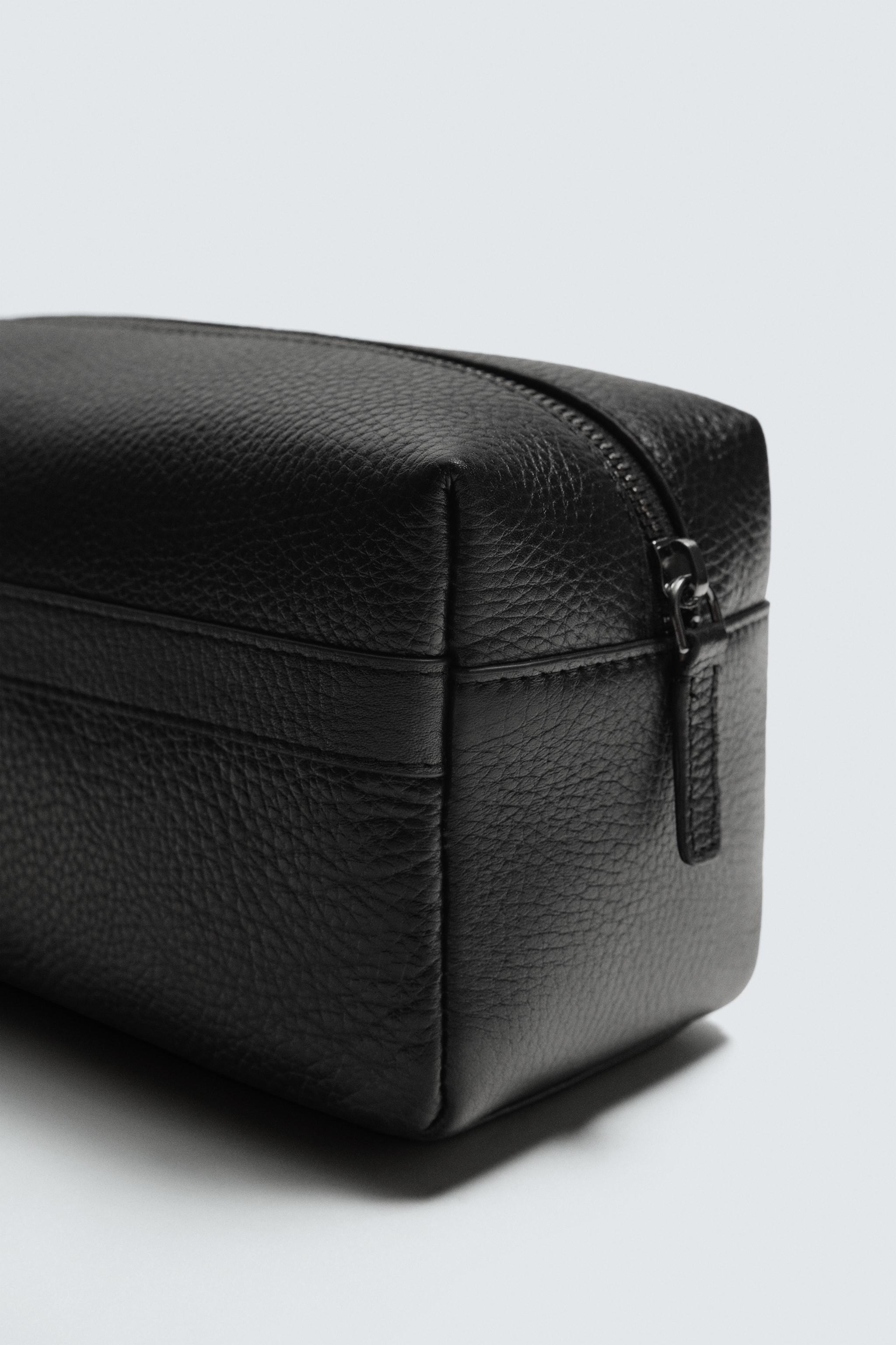 TROUSSE DE TOILETTE EN CUIR
