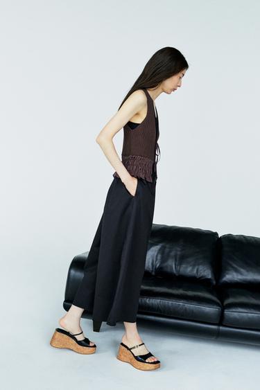 キュロットパンツブラックZaraのキュロットパンツ - ブラック