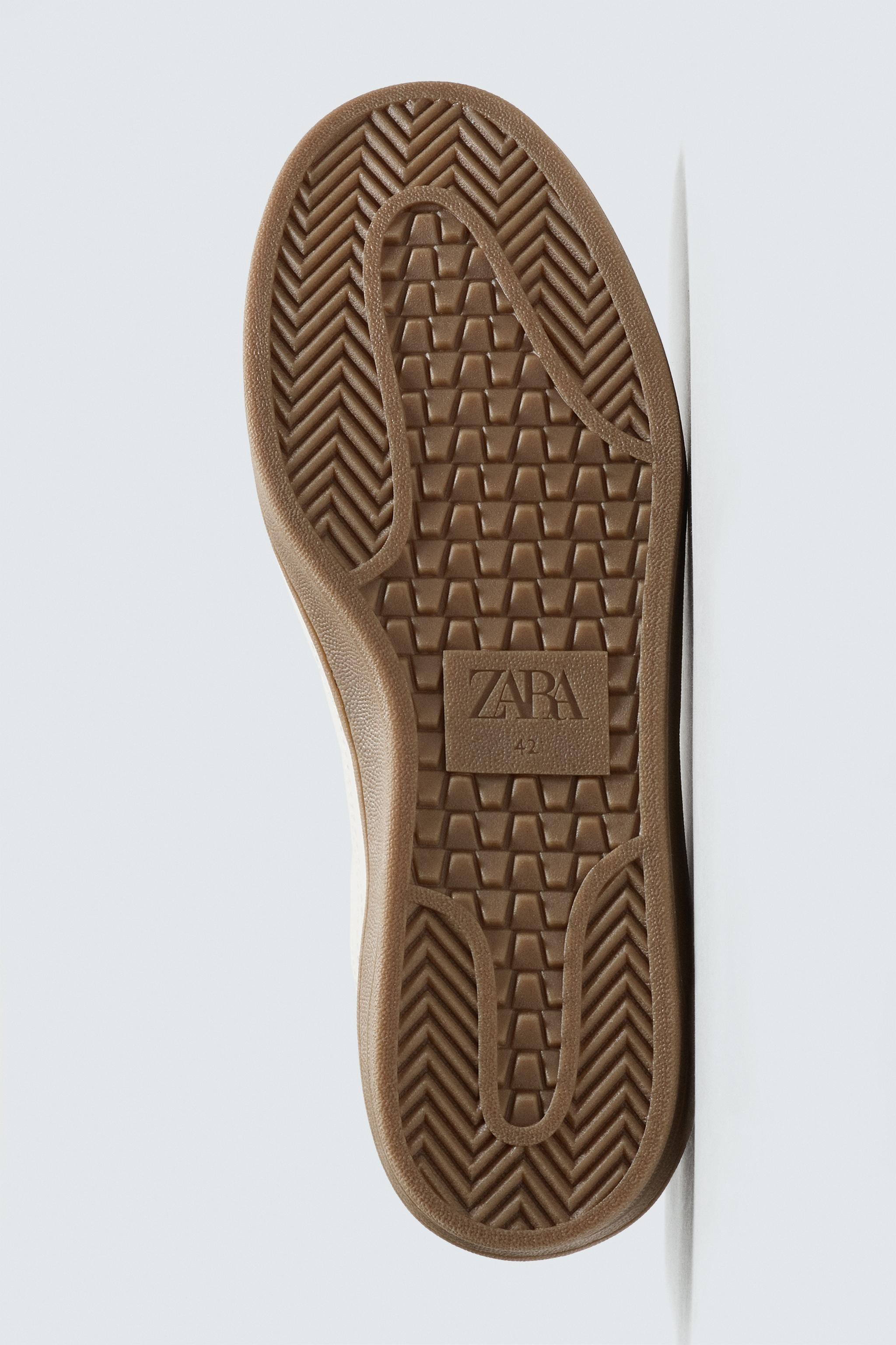 CONTRASTING SOLE SNEAKERS