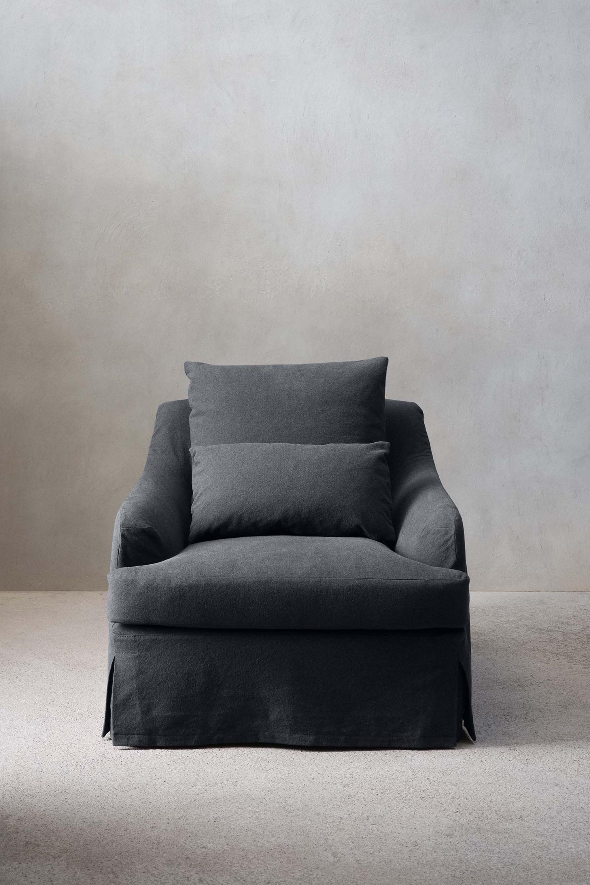 ARMCHAIR 01 — MIDNIGHT BLUE