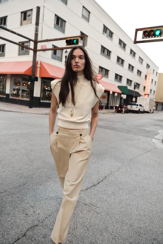 MARKED SHOULDERS KNIT TOP