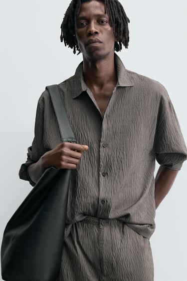 CAMISA FLUIDA RAYAS EFECTO ARRUGADO - Gris de Zara