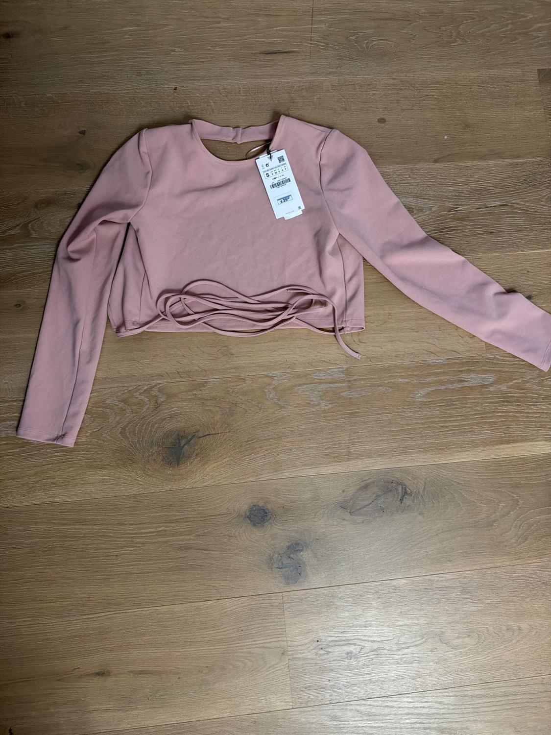 CROP TOP WITH TIE DETAIL