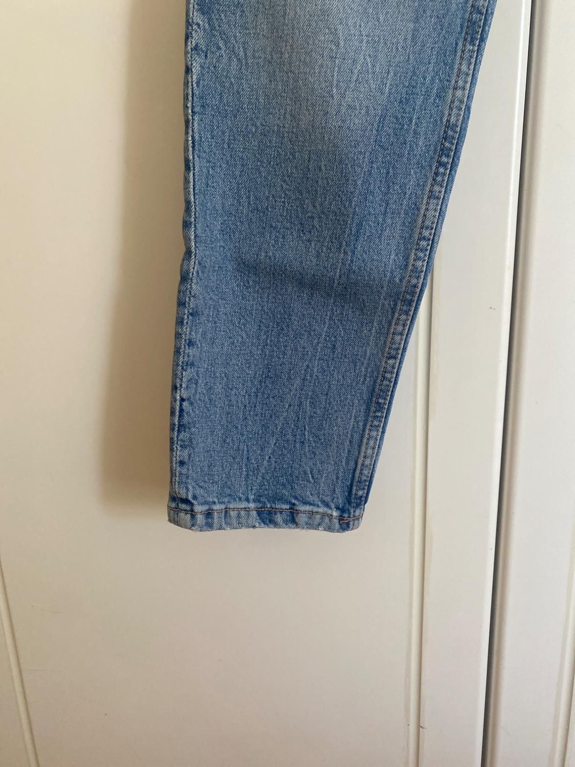 HIGH-RISE TRF MOM JEANS - Image 4