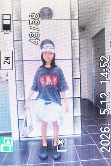 JENNIE RUBY® ウォッシュドTシャツカーボングレーZaraのJENNIE RUBY® ウォッシュドTシャツ - カーボングレー 