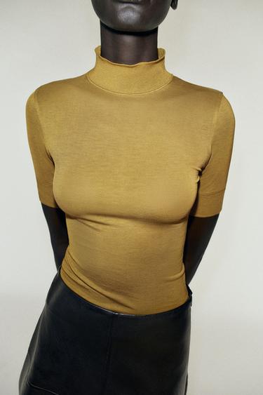 HIGH NECK T-SHIRT — Mustard 2