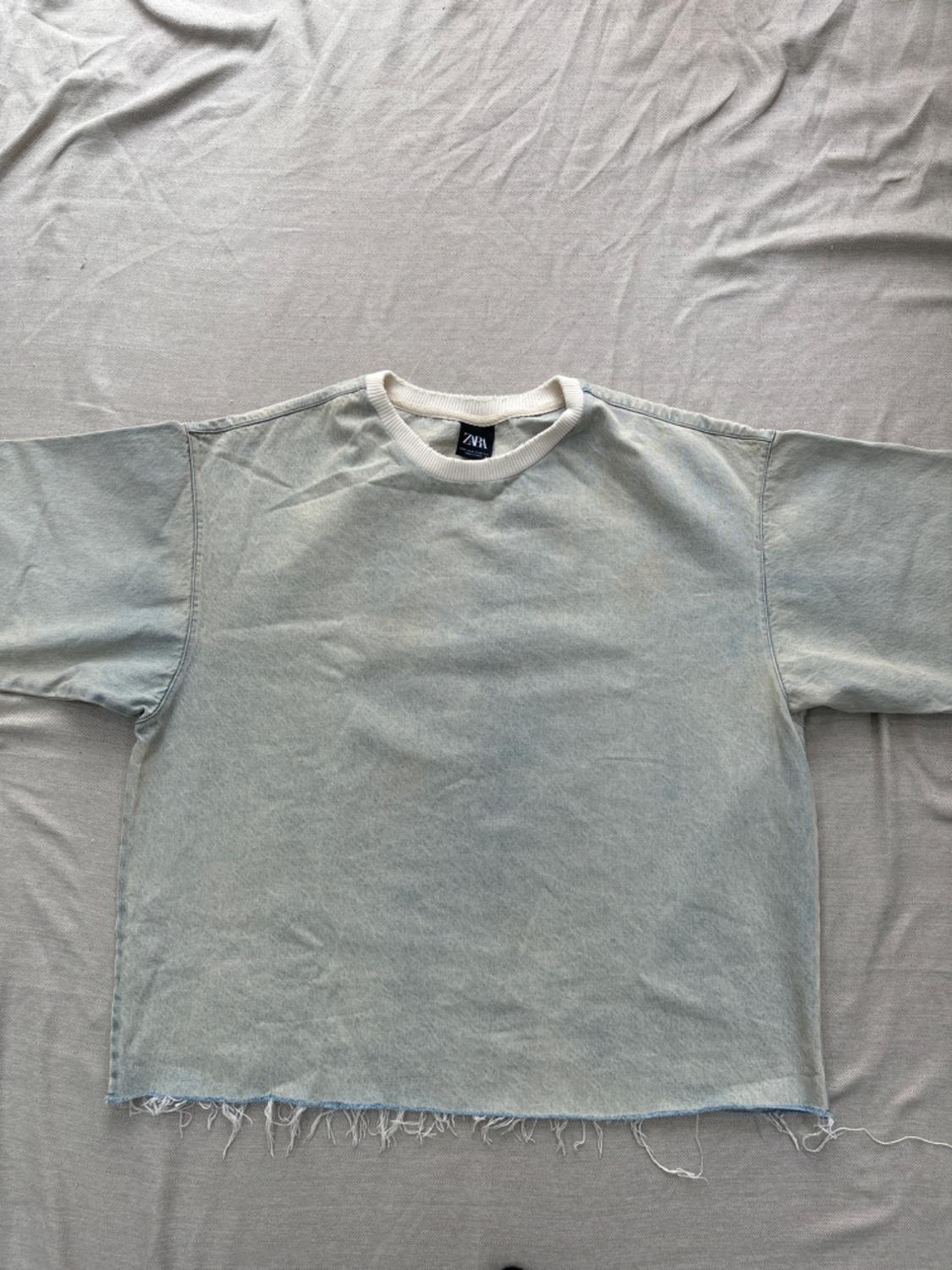 CROPPED DENIM SWEATSHIRT