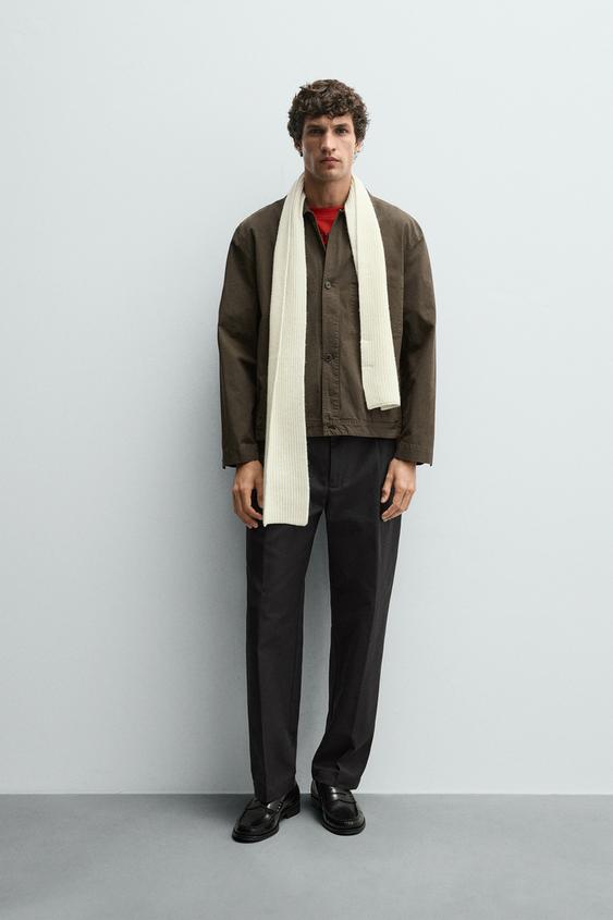 TEXTURED PLEATED PANTS