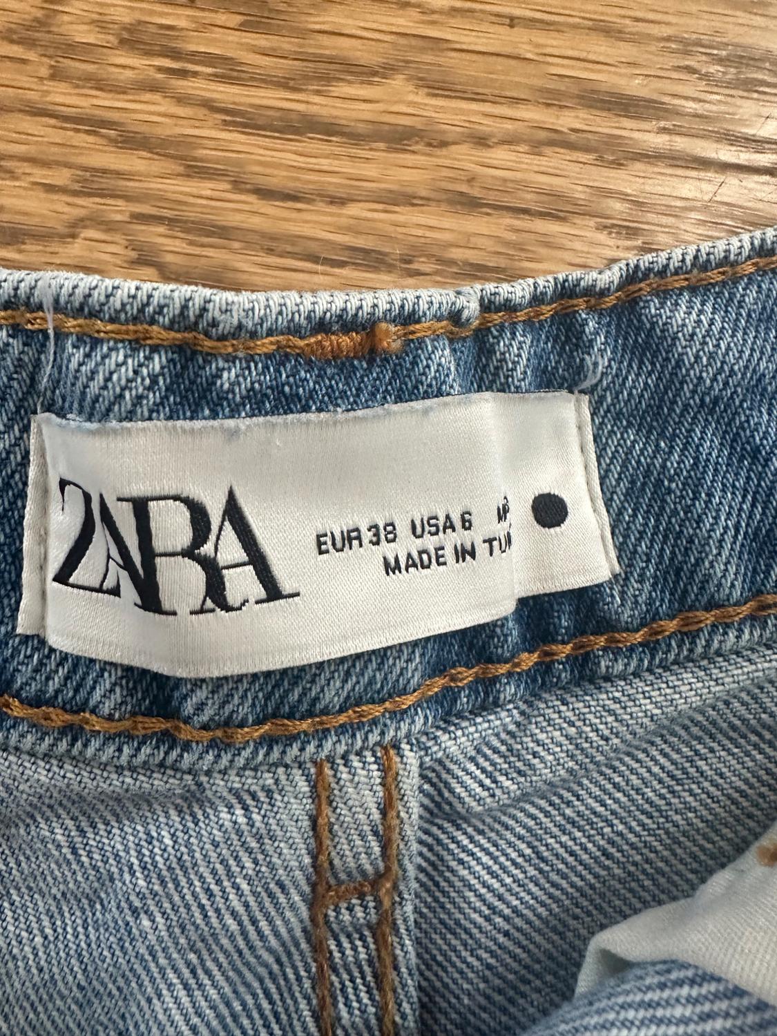 TRF HIGH-WAIST DENIM RIPPED SHORTS - Image 2