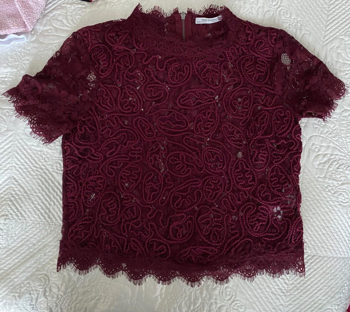 EMBROIDERED LACE TOP